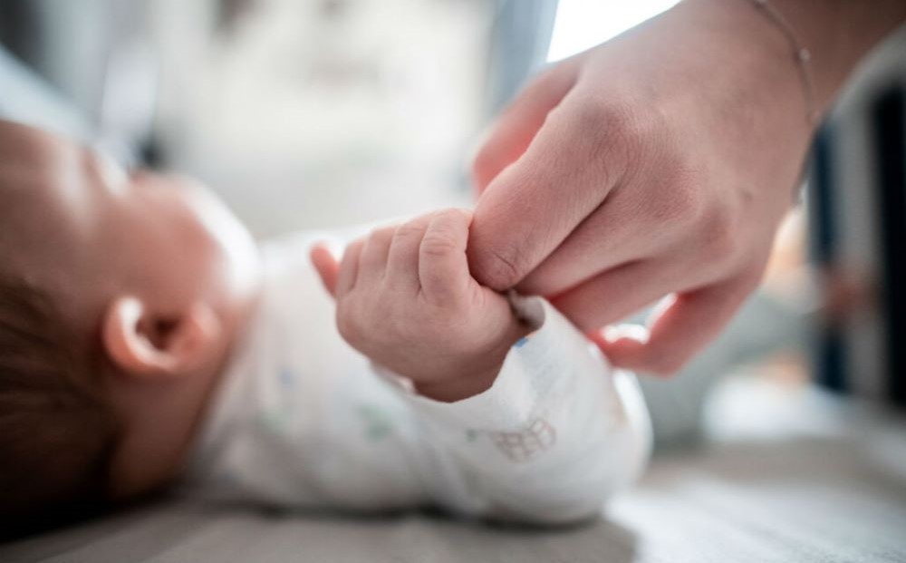 Shqipëria rikthehet me shtesë natyrore negative, vdekjet tejkalojnë lindjet në fillim të 2026